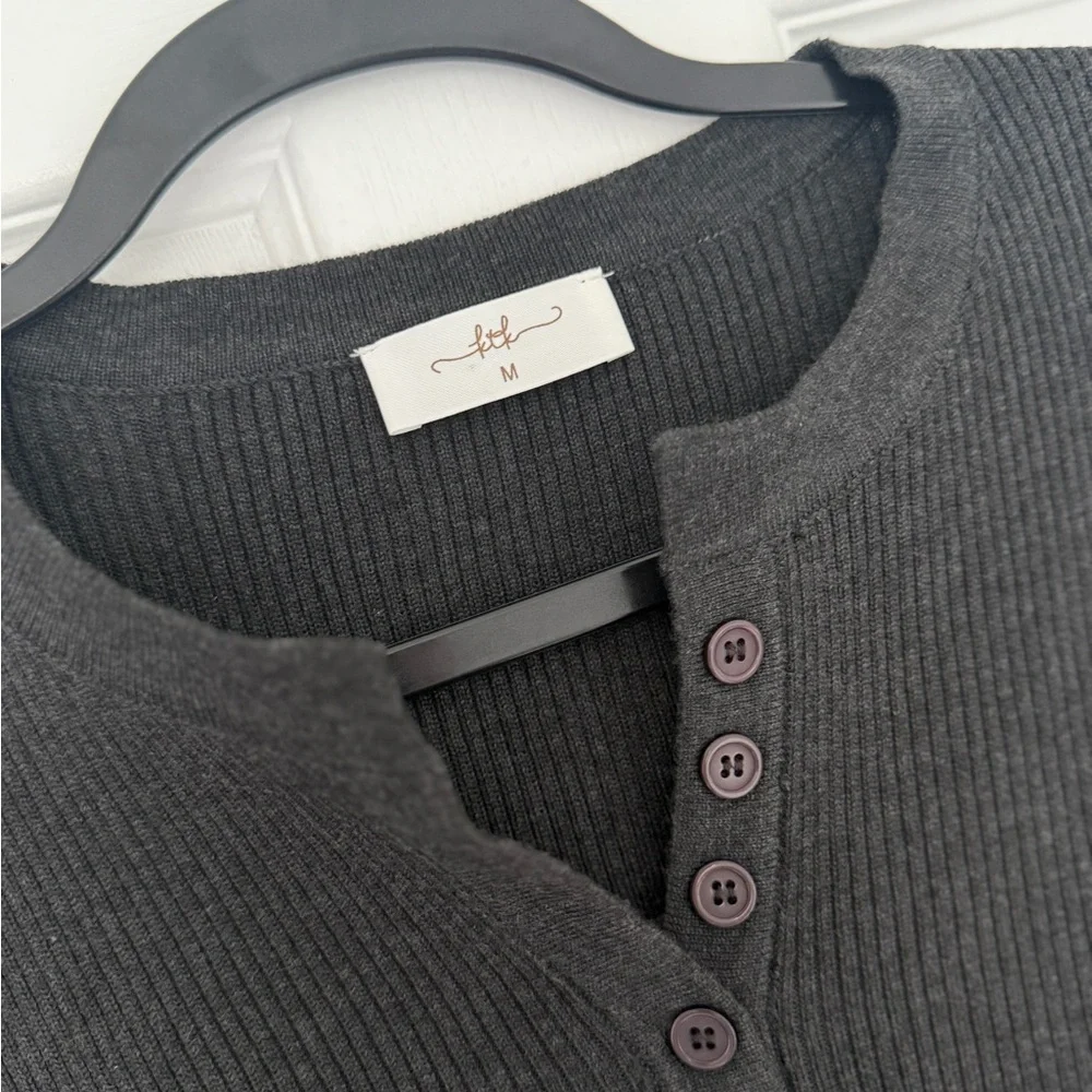 Ribbed Knit Long Sleeve Henley Sweater Dress – Dark Gray, Size M - Picture 2 of 4
